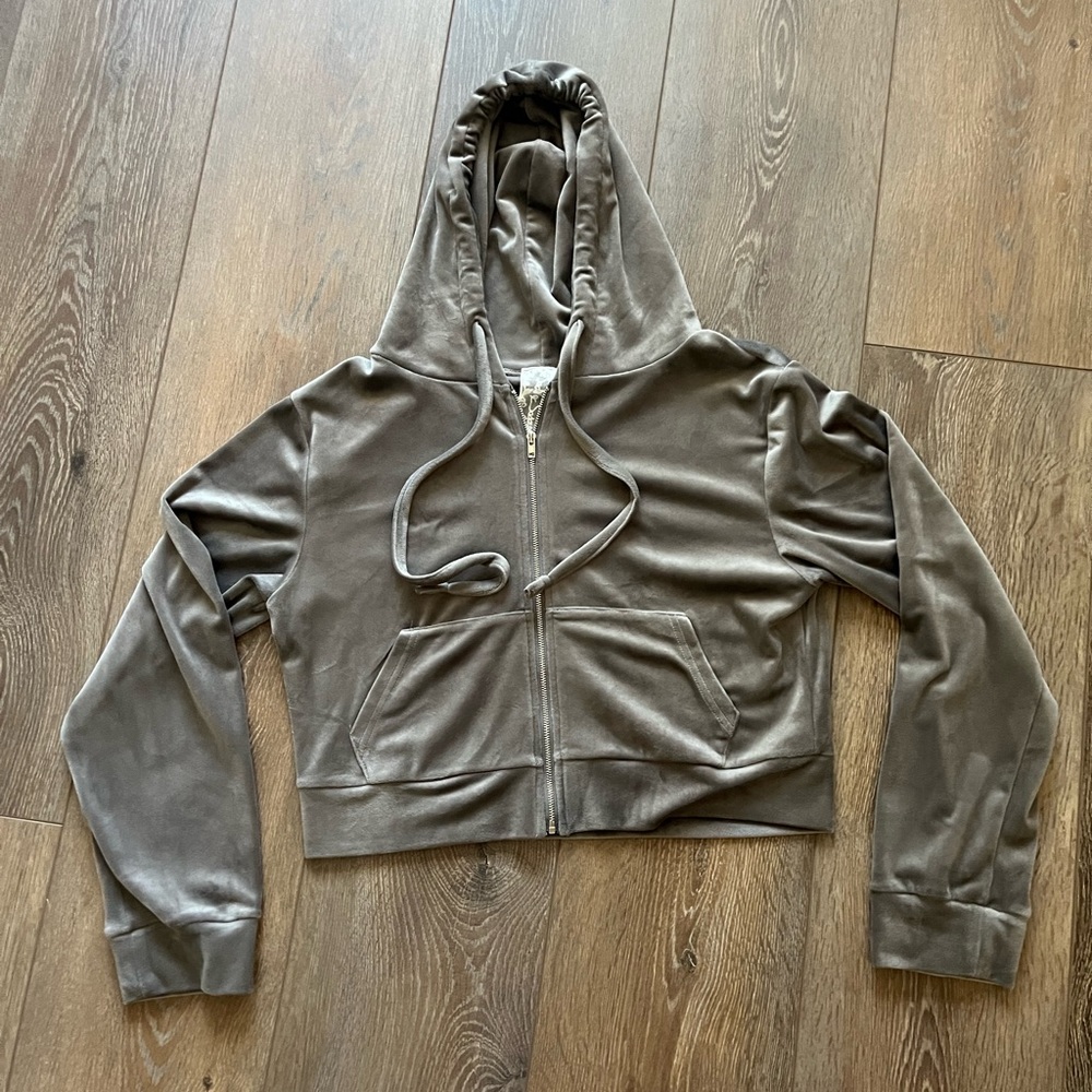 Velvet gray cropped zip up